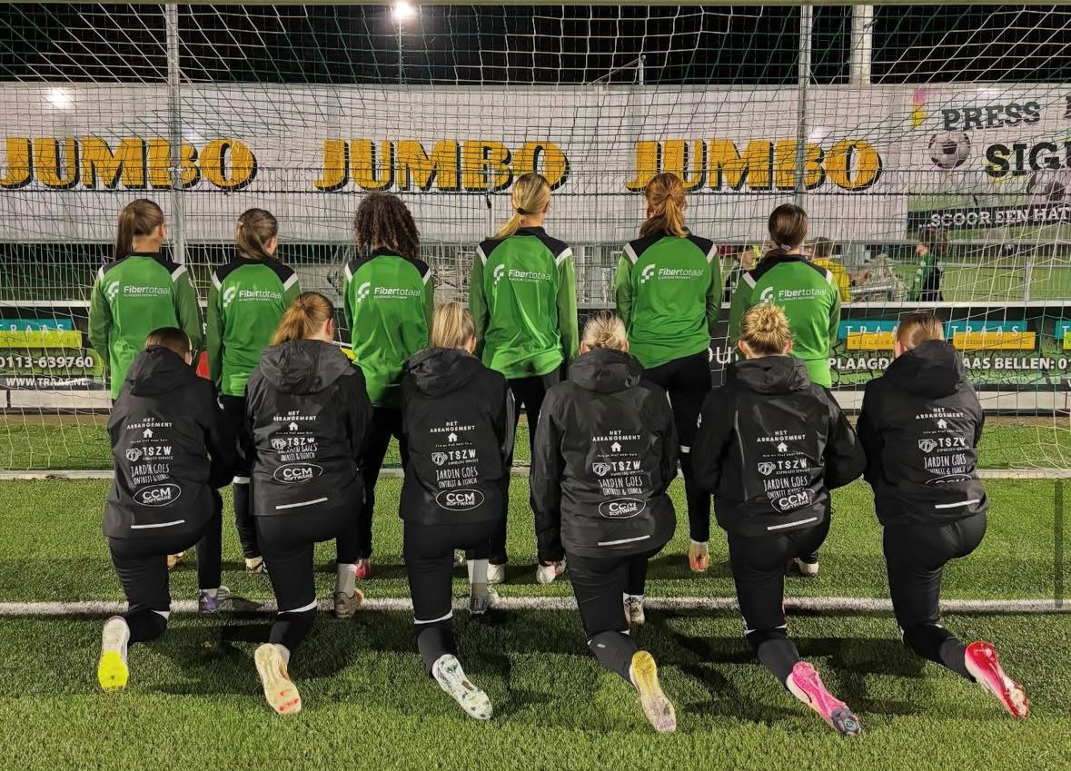 Damesteam met Fibertotaal-tassen